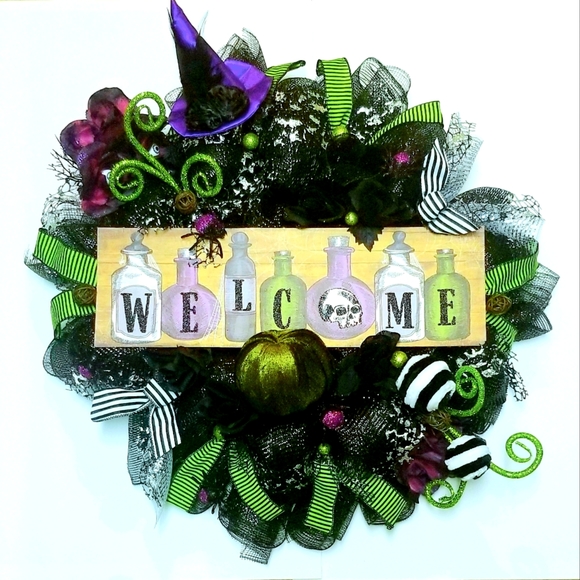 Halloween Wreath - Picture 1 of 2